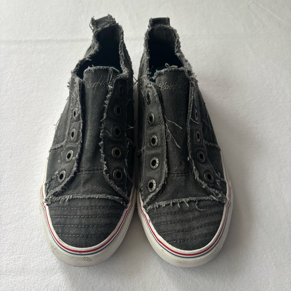 Blowfish Distressed Black Canvas Sneakers sz 8